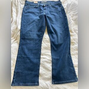 Levi’s classic straight jeans. NWT. Size 16S